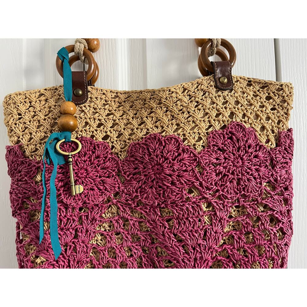 Fossil Boho Straw Crochet Tote Bag Floral Woven Leather Wood Handles Key Charm
